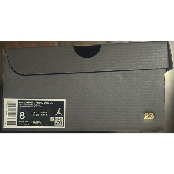 NEW Nike Air Jordan 1 Retro Low OG Metallic Silver CZ0790-002 Men’s Size Multi - Picture 8 of 8